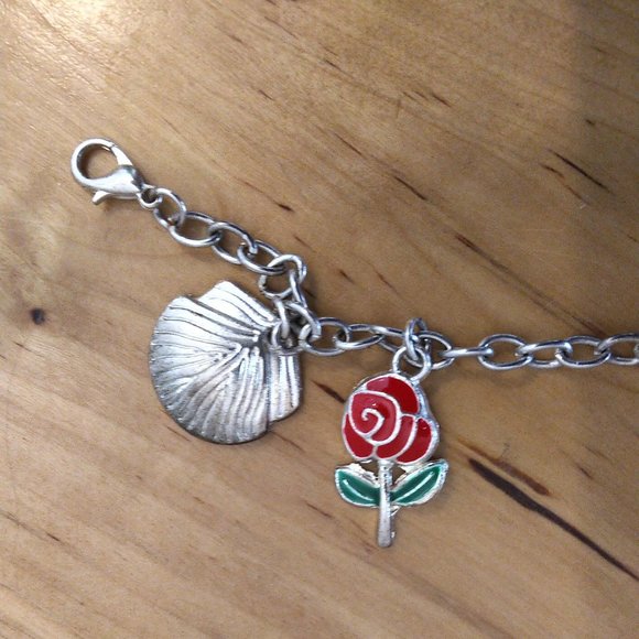 7" big girl Childs Sleeping Beauty charm bracelet apple comb heels - Picture 2 of 11